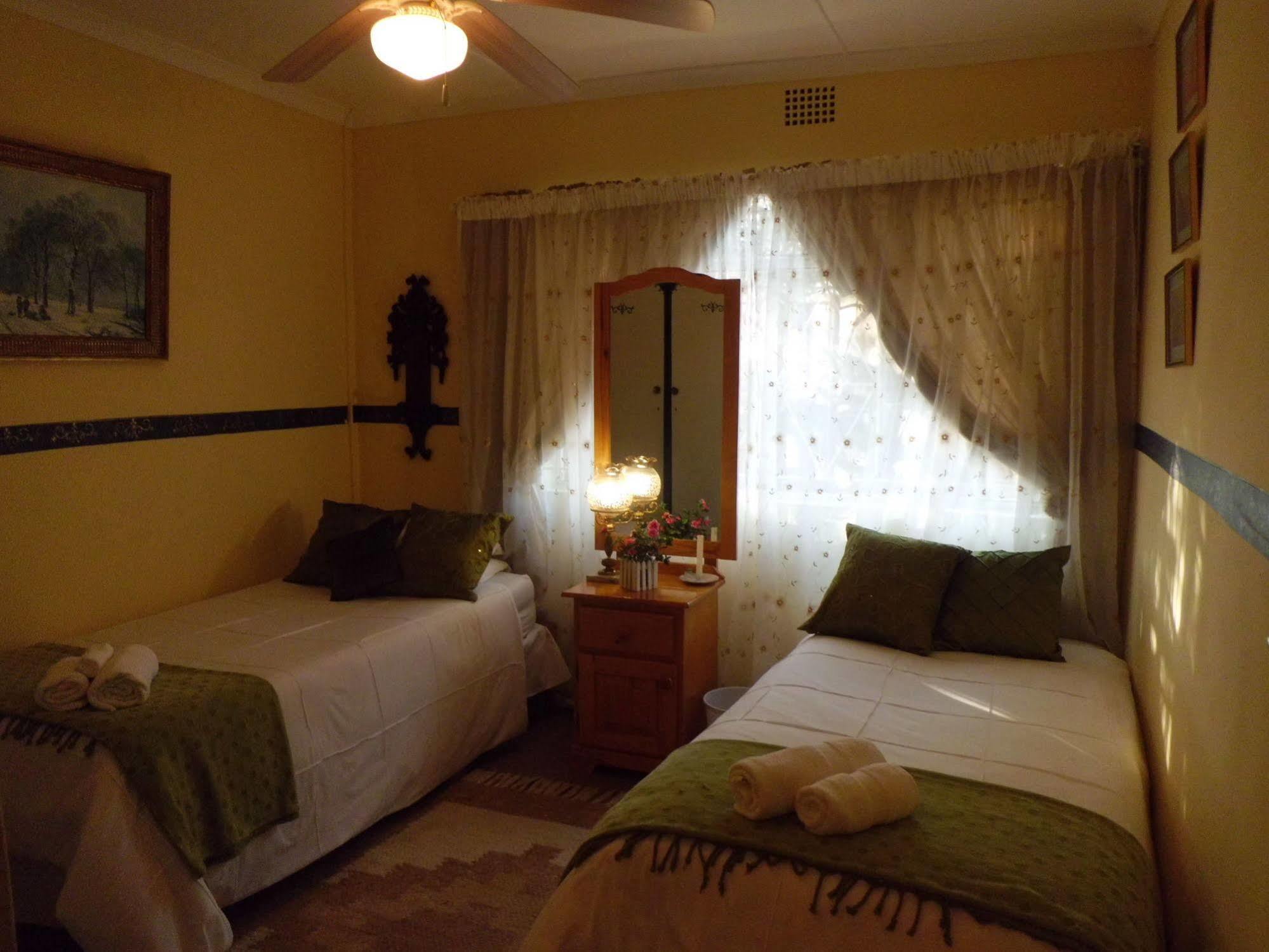 Morning Glory Cottages Venterstad 外观 照片